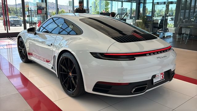 Used 2024 Porsche 911 Carrera RWD image 5