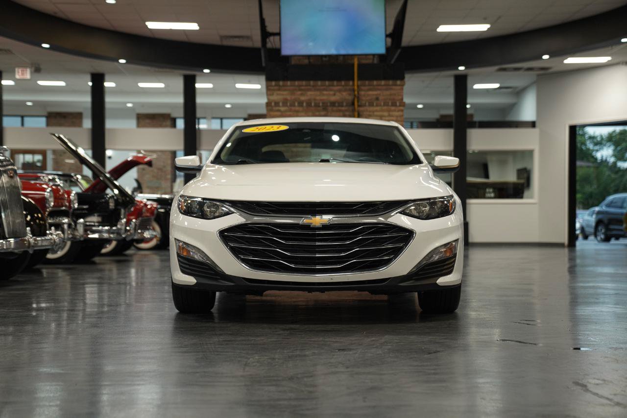 Used 2023 Chevrolet Malibu LT FWD image 3