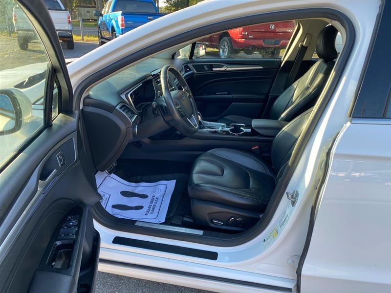 Used 2016 Ford Fusion Titanium FWD image 9