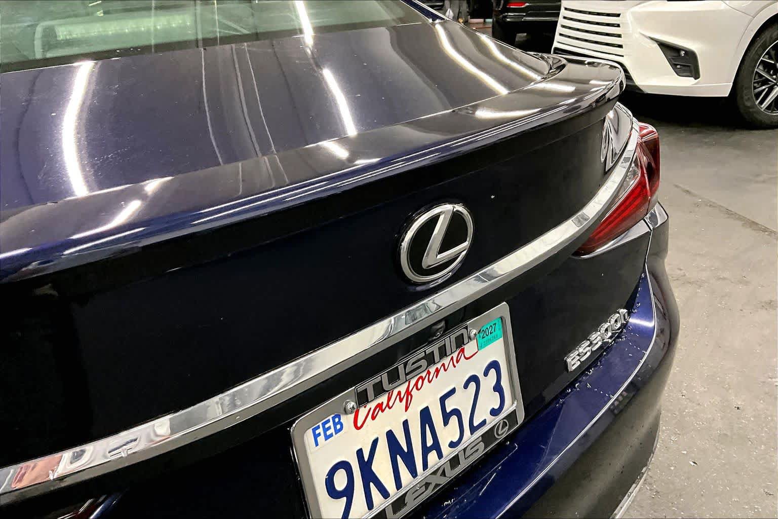 Used 2024 Lexus ES 300h w/ Premium Package FWD image 31