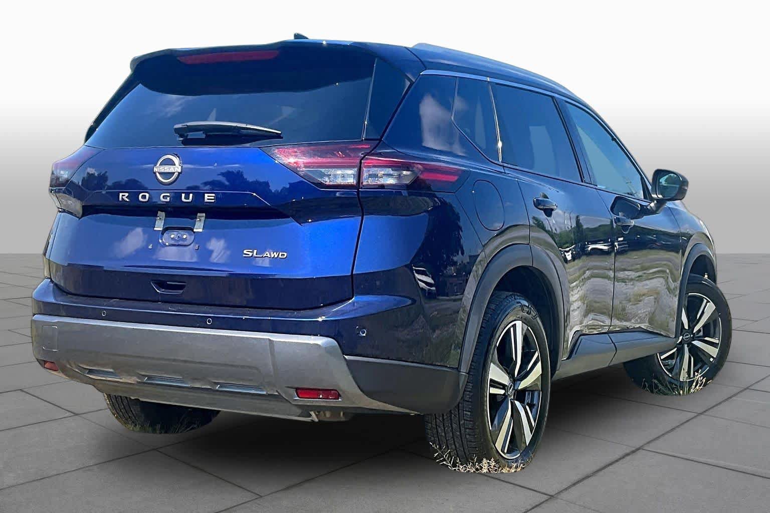 Used 2026 Nissan Rogue SL AWD/4WD image 13