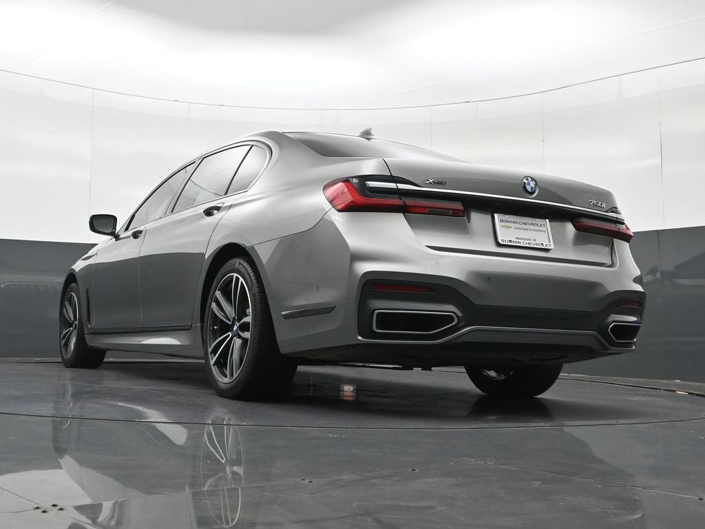 Used 2022 BMW 750i xDrive w/ M Sport Package AWD/4WD image 34