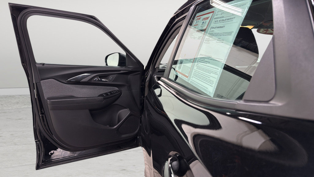 Used 2023 Chevrolet TrailBlazer LS image 14