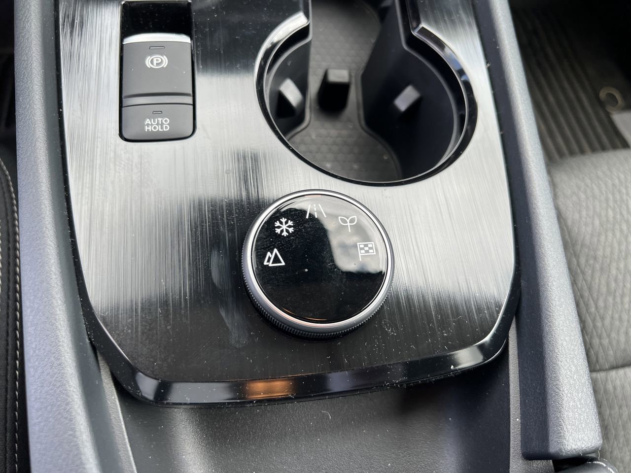 Used 2026 Nissan Rogue SV AWD/4WD image 9