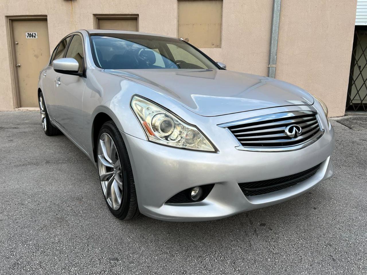 Used 2013 INFINITI G37 x Sedan w/ Premium Pkg AWD/4WD image 10