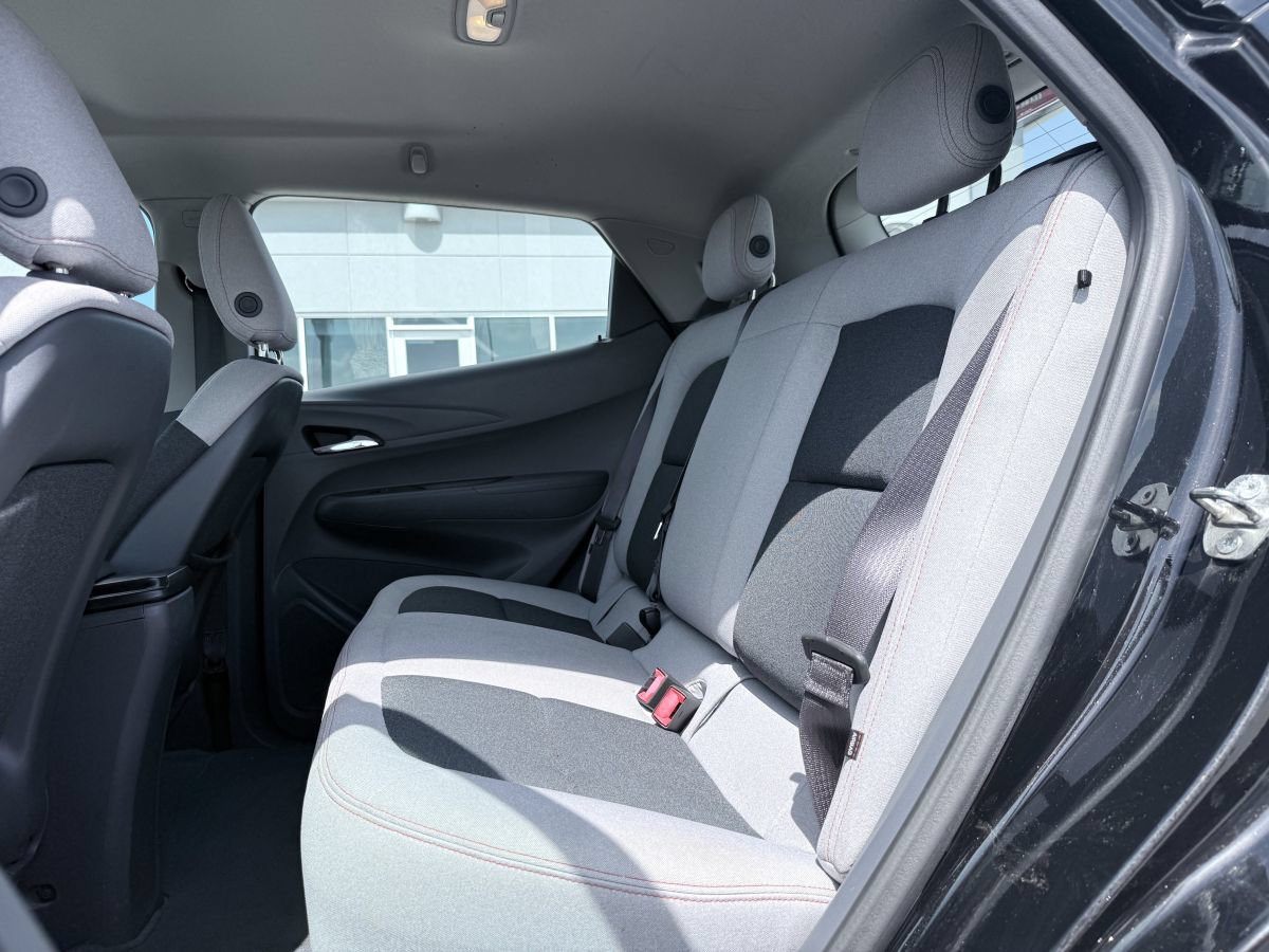 Used 2017 Chevrolet Bolt LT FWD image 13