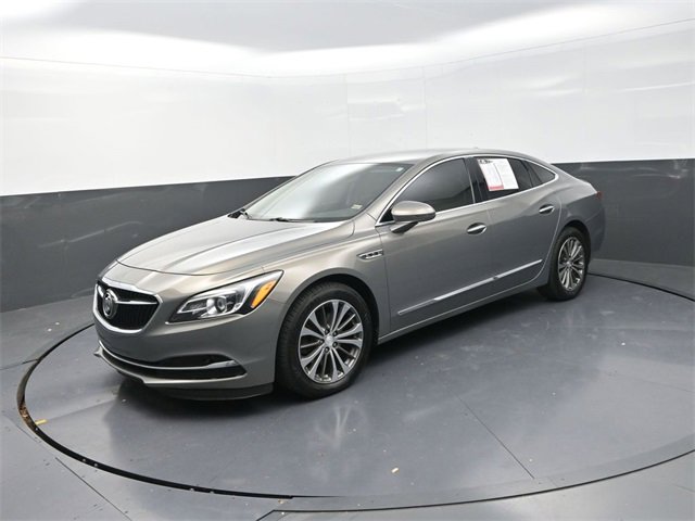 Used 2019 Buick LaCrosse Preferred image 3