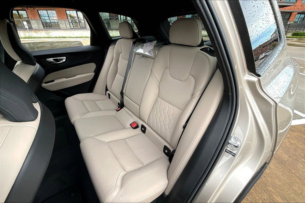 New 2026 Volvo XC60 B5 Plus w/ Protection Package Premier AWD/4WD image 22