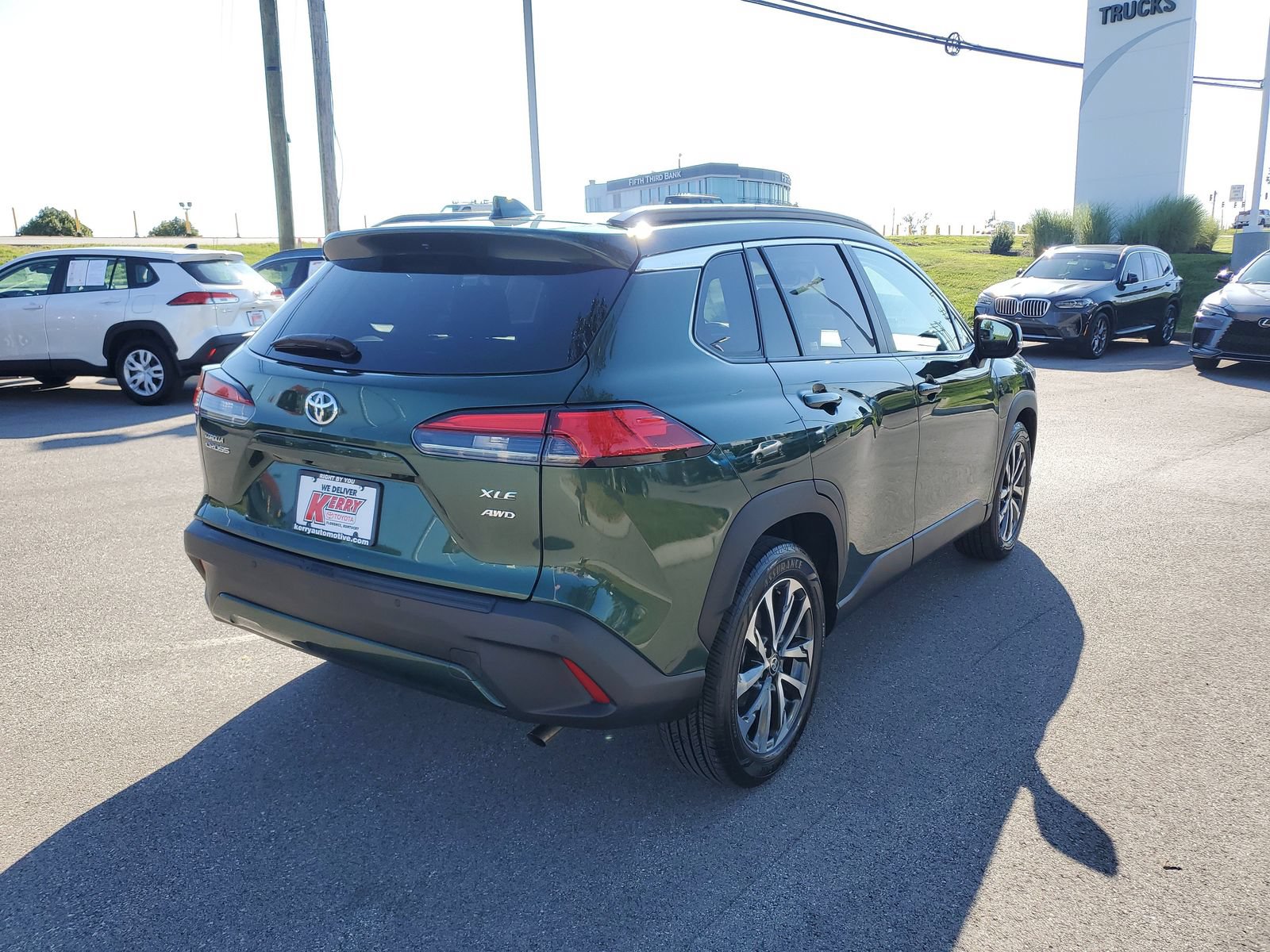 Used 2023 Toyota Corolla Cross XLE w/ Convenience Package AWD/4WD image 4