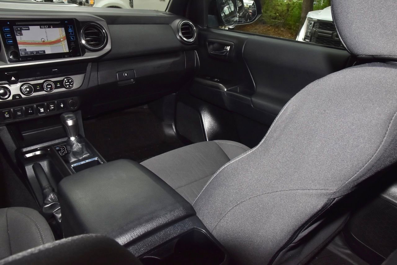 Used 2019 Toyota Tacoma TRD Sport w/ Technology Package image 17