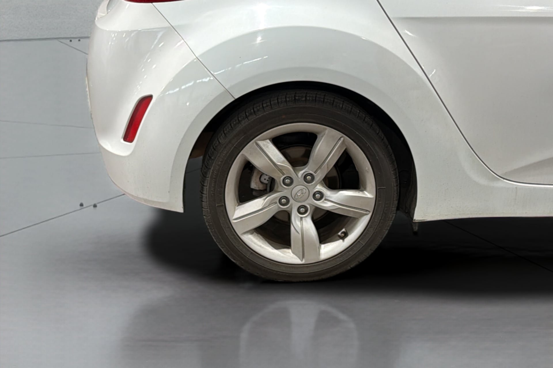 Used 2014 Hyundai Veloster FWD image 37