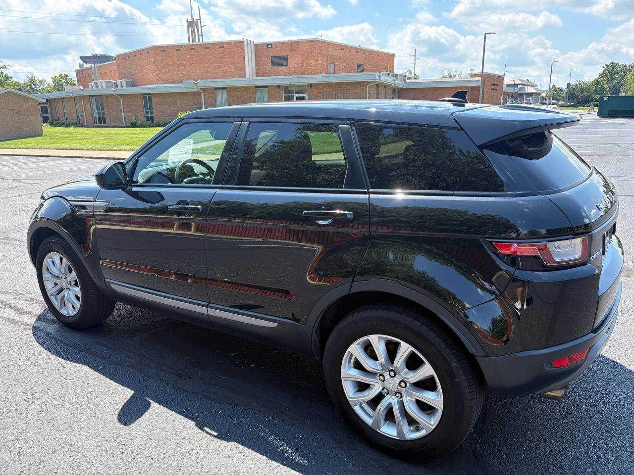 Used 2016 Land Rover Range Rover Evoque SE AWD/4WD image 6