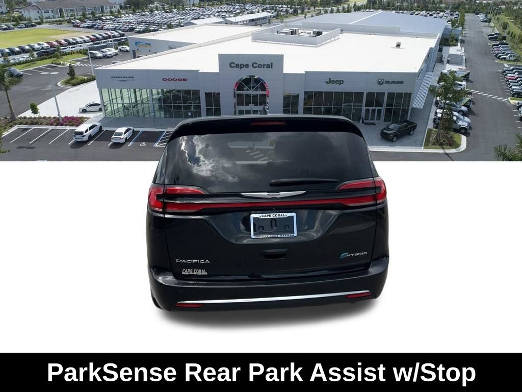 Used 2022 Chrysler Pacifica Touring-L FWD image 6