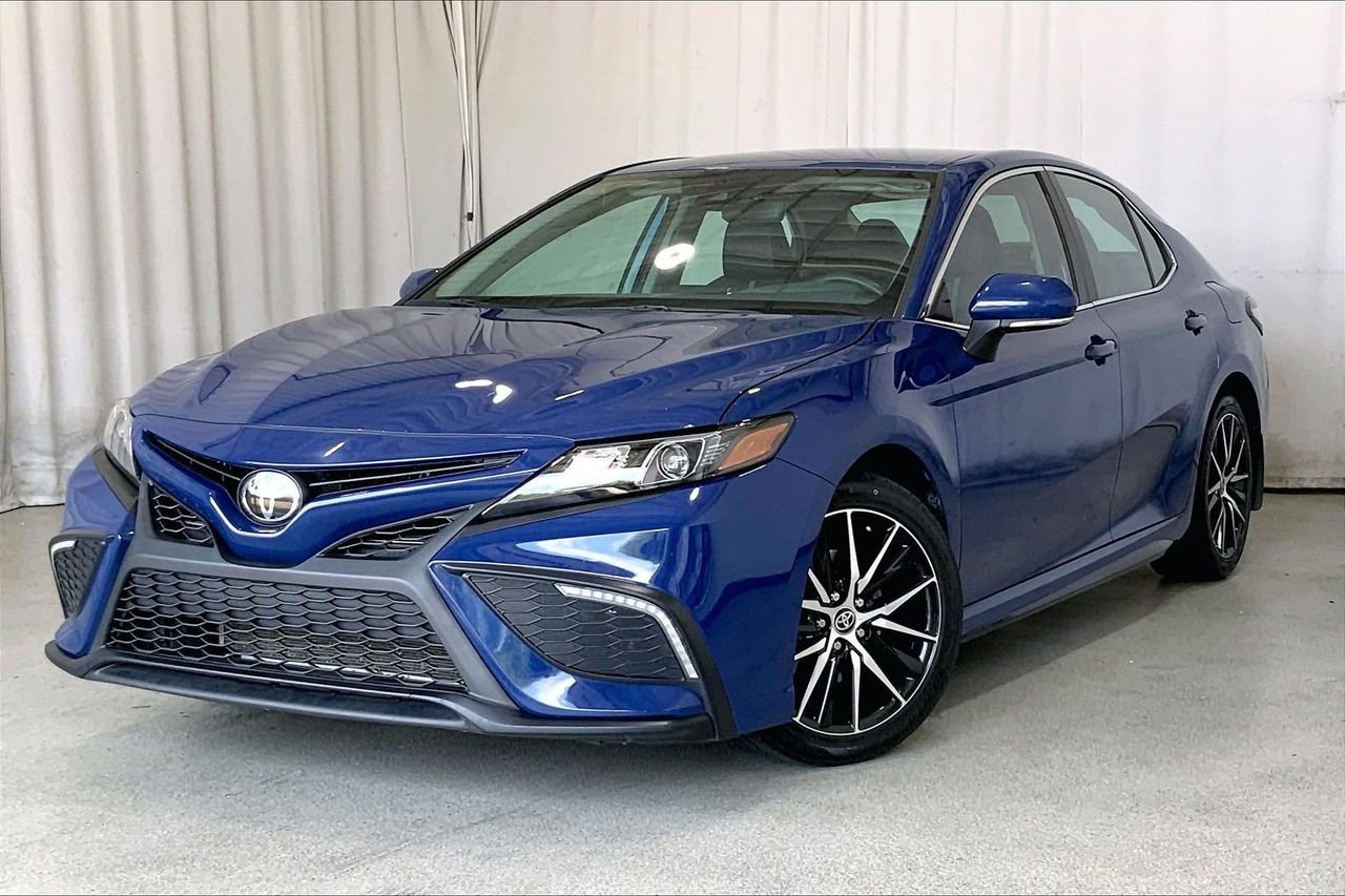 Used 2024 Toyota Camry SE FWD image 12