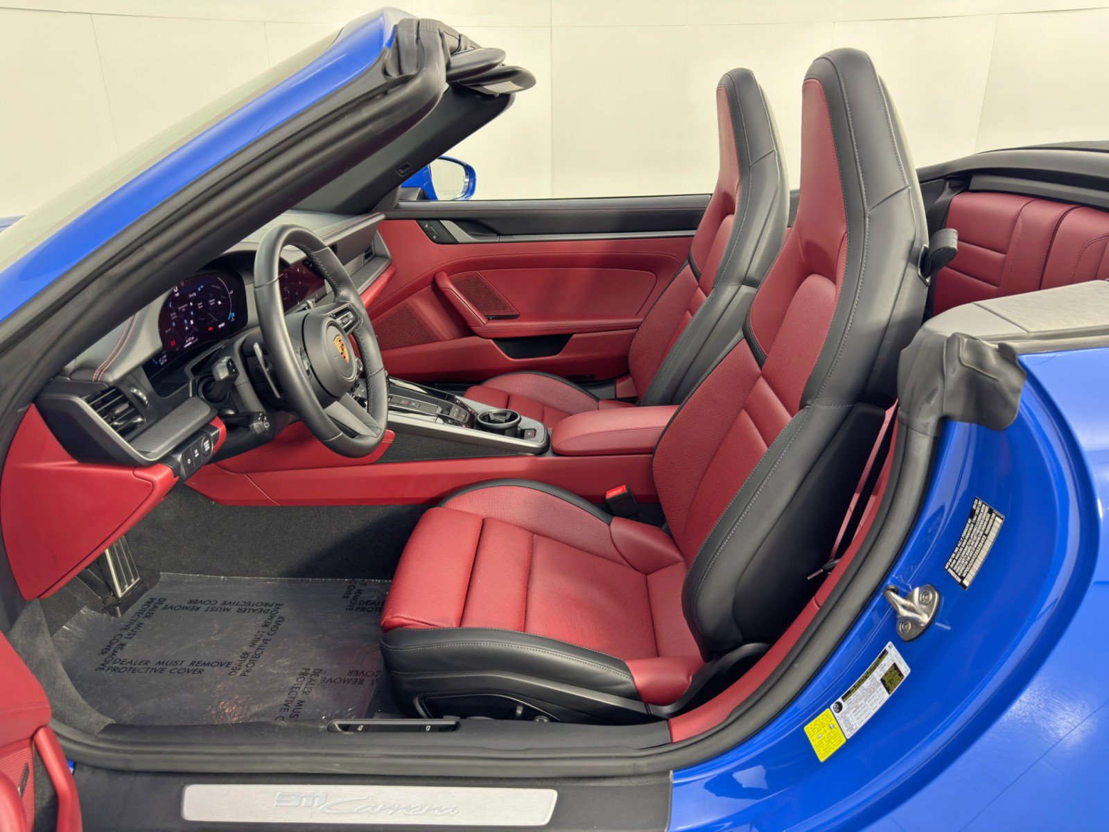Used 2025 Porsche 911 Carrera RWD image 15