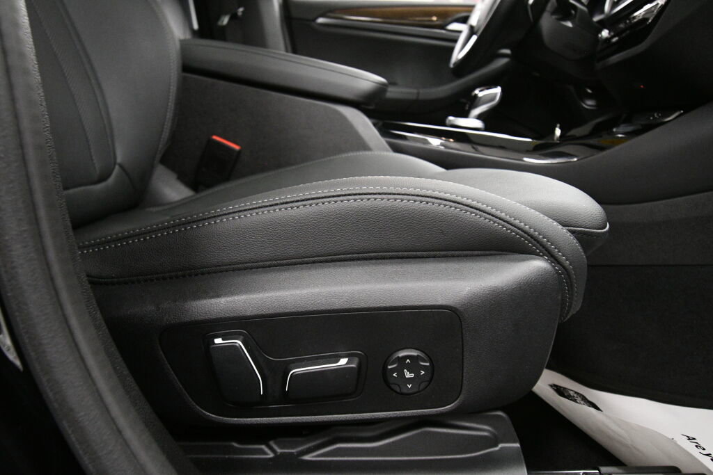Used 2024 BMW X3 xDrive30i w/ Premium Package w/ZPA image 30