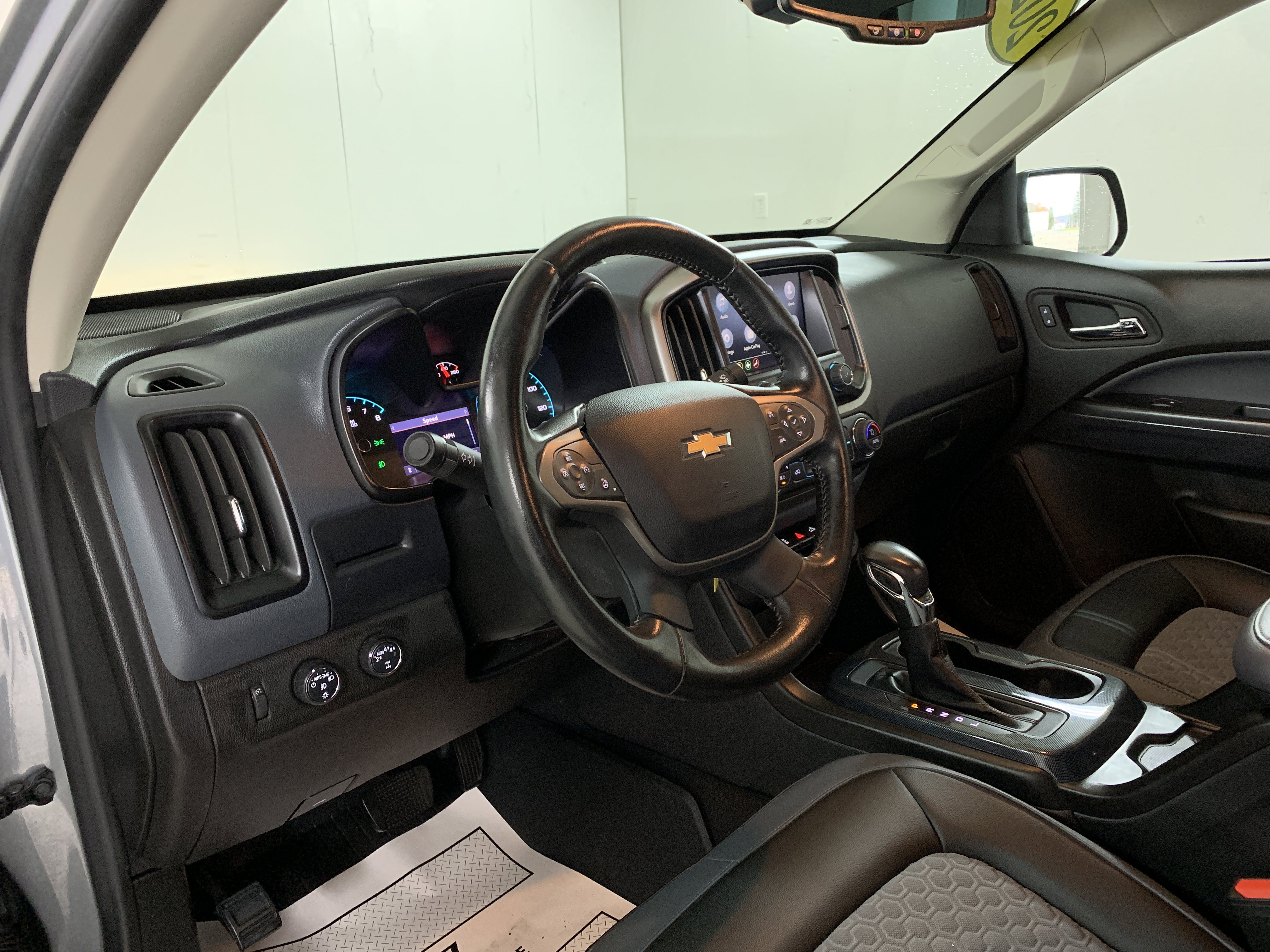 Used 2022 Chevrolet Colorado Z71 image 12