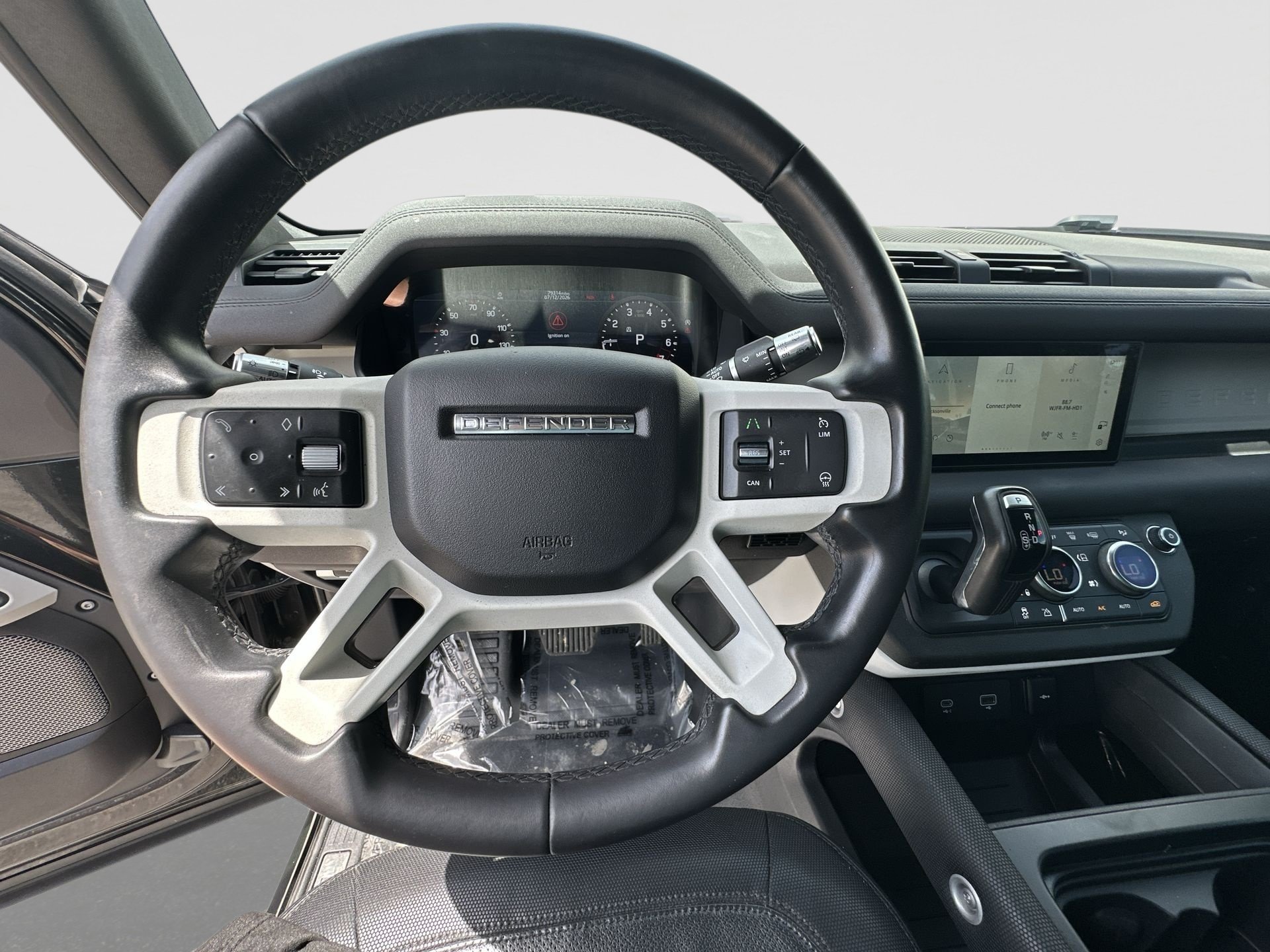 Used 2021 Land Rover Defender 110 X-Dynamic SE AWD/4WD image 11