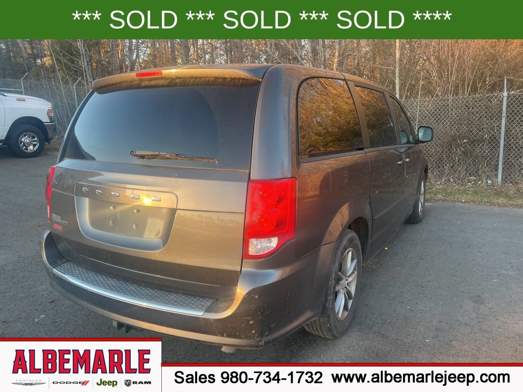 Used 2016 Dodge Grand Caravan SE FWD image 4