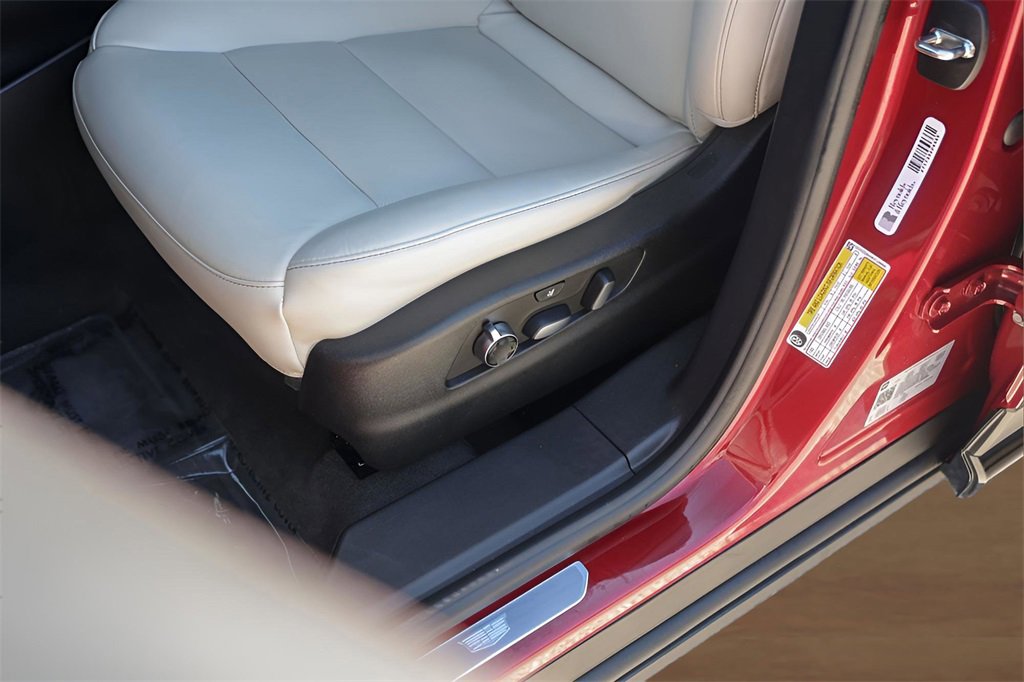 Certified 2023 Cadillac XT4 Sport image 8