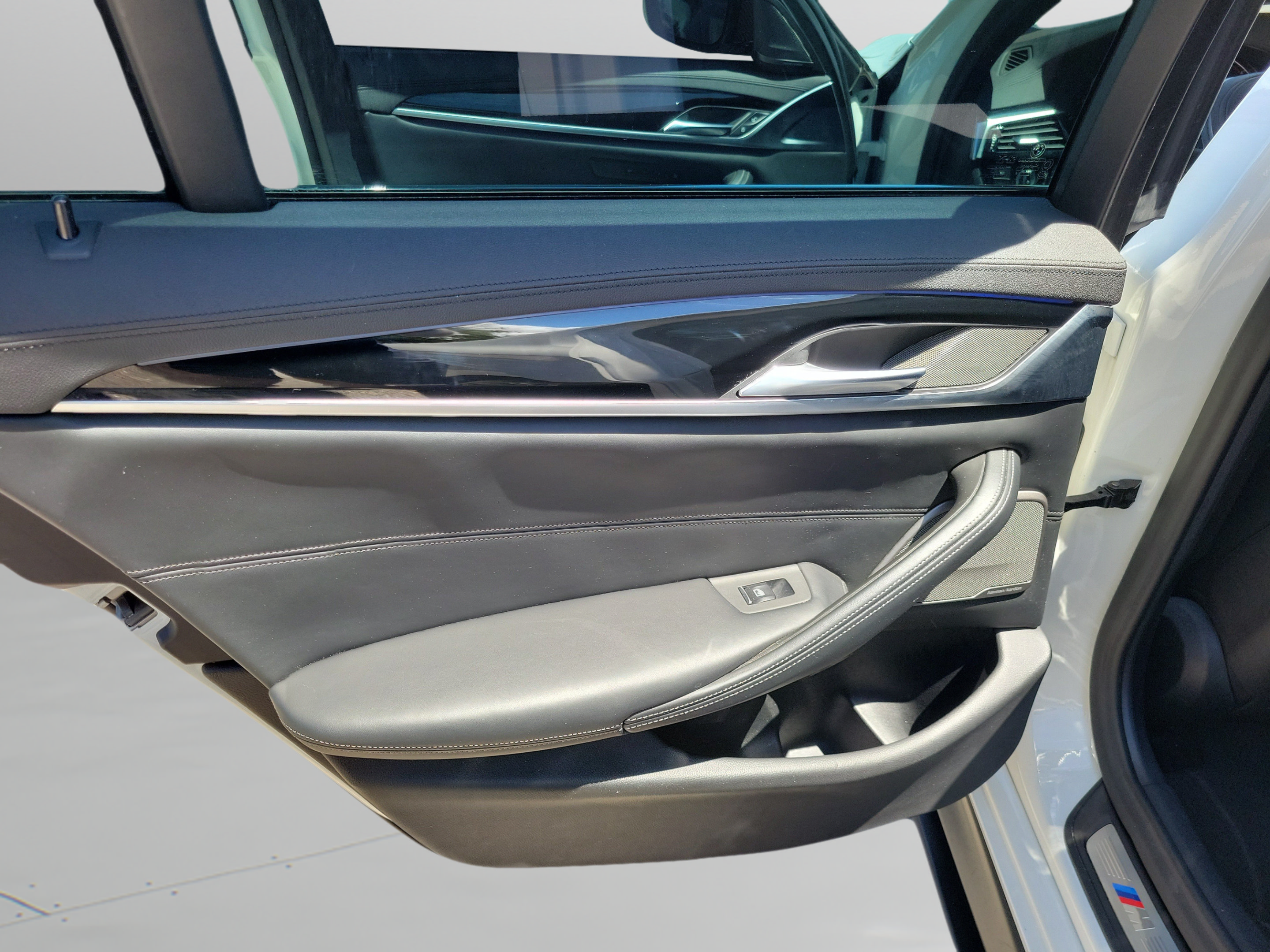 Used 2020 BMW 540i w/ M Sport Package RWD image 11