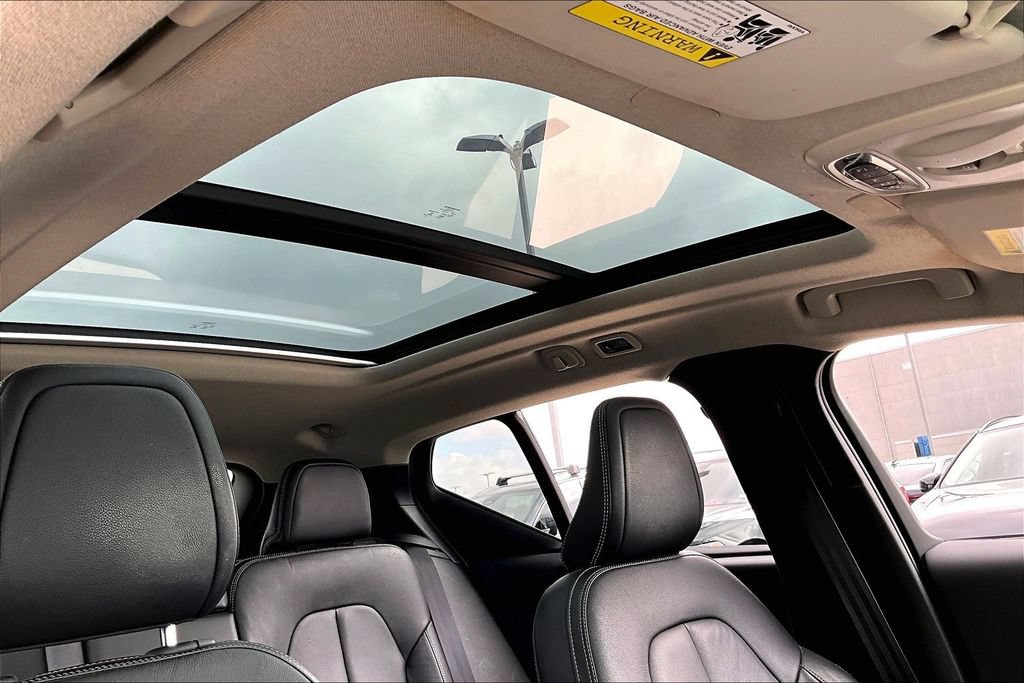 Used 2019 Volvo XC40 T5 Momentum AWD/4WD image 20