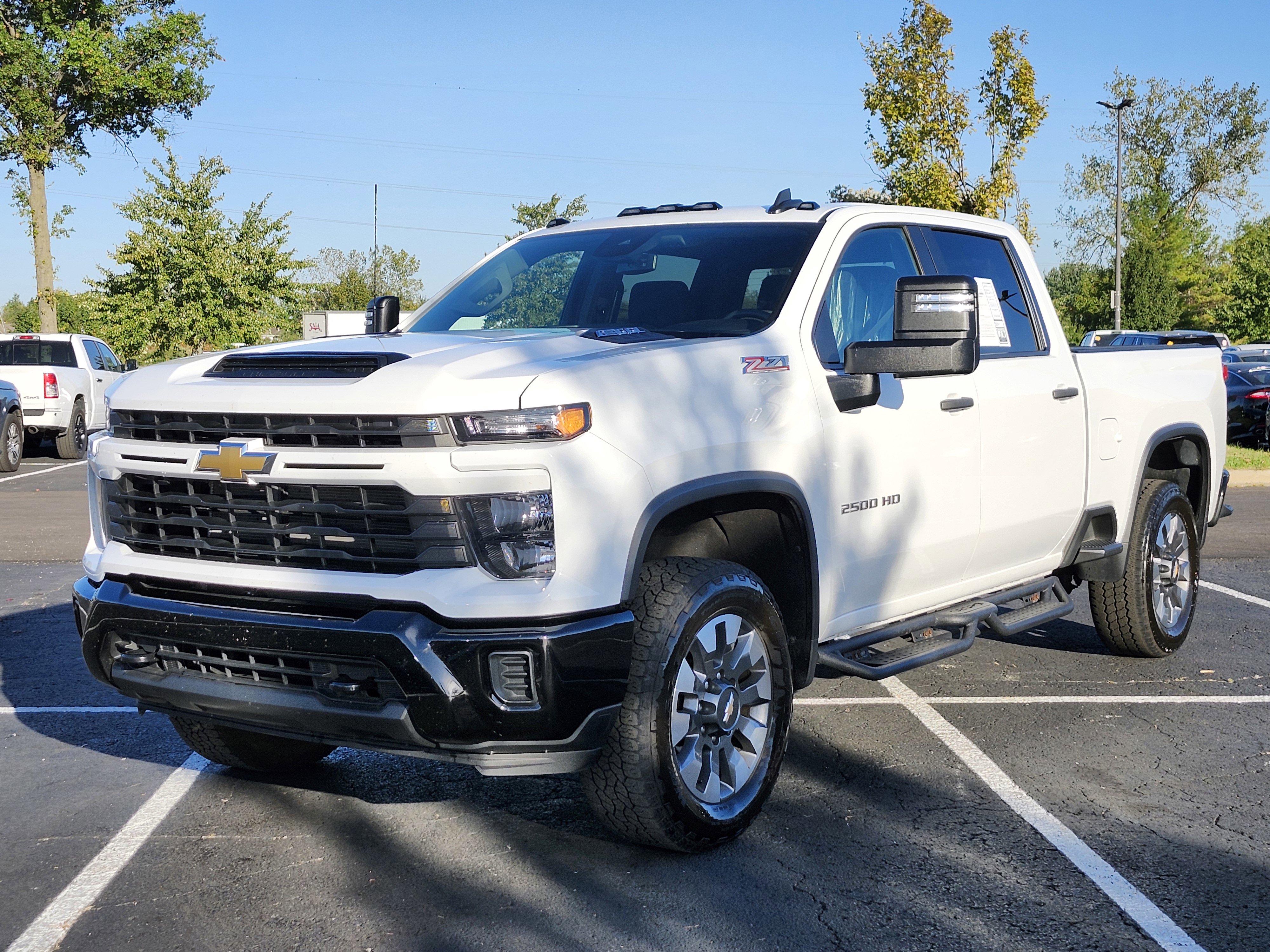 Used 2024 Chevrolet Silverado 2500 Custom w/ Custom Value Package image 6