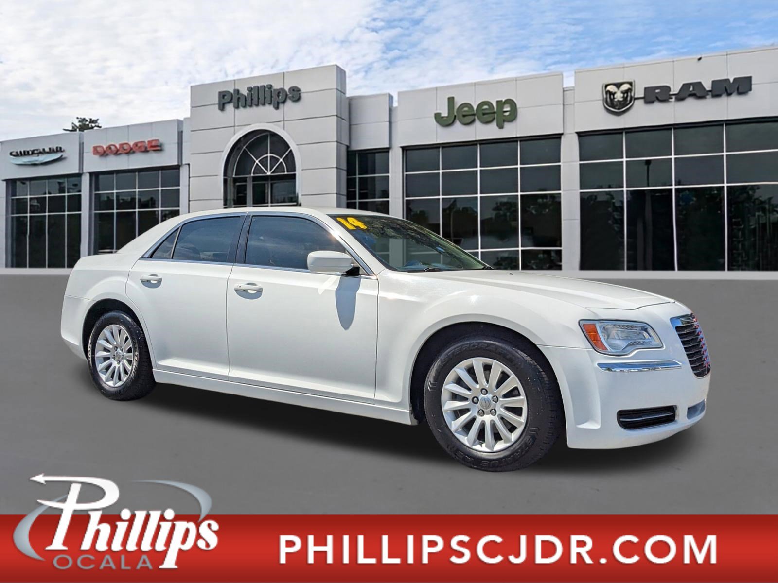 Used 2014 Chrysler 300 image 1