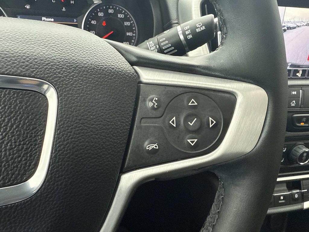 Used 2024 GMC Terrain SLT w/ Infotainment Package II image 33