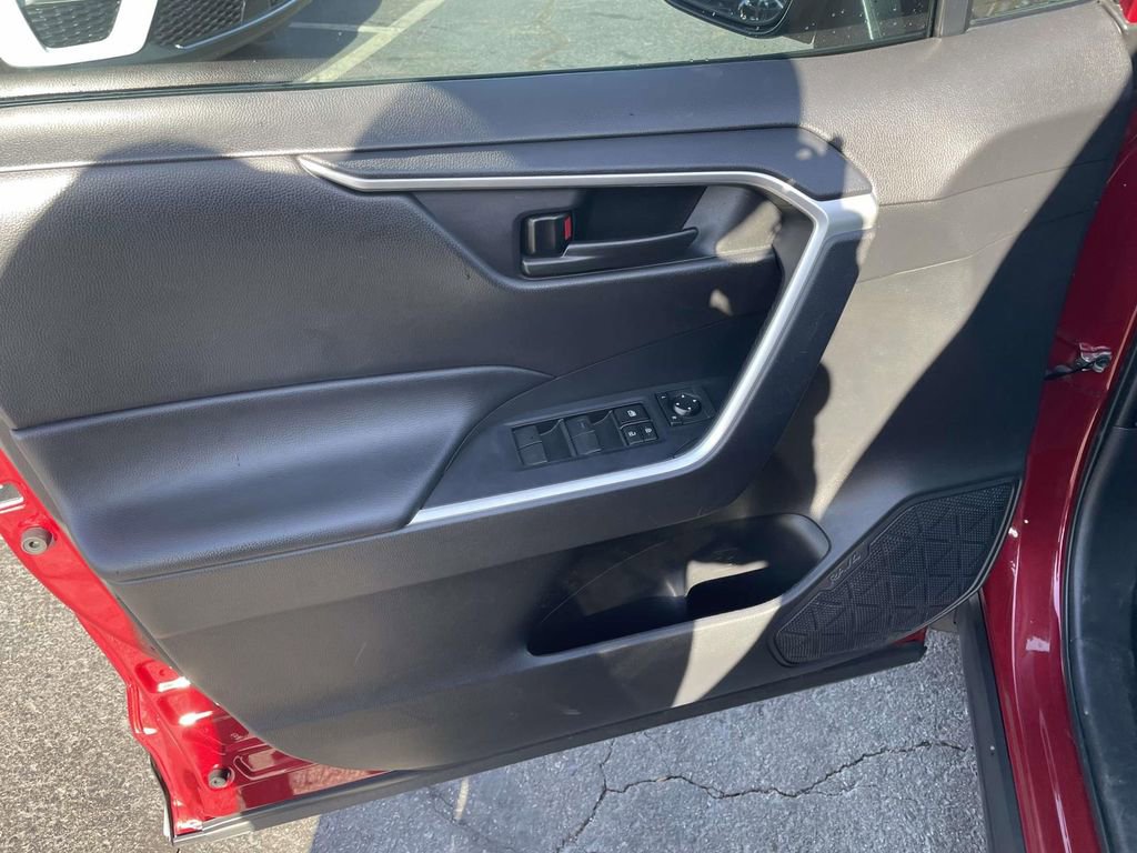 Used 2022 Toyota RAV4 LE image 24