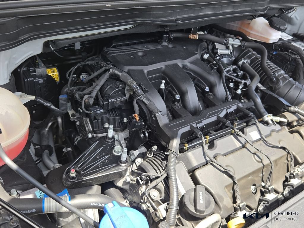 Certified 2022 Kia Carnival LX FWD image 16