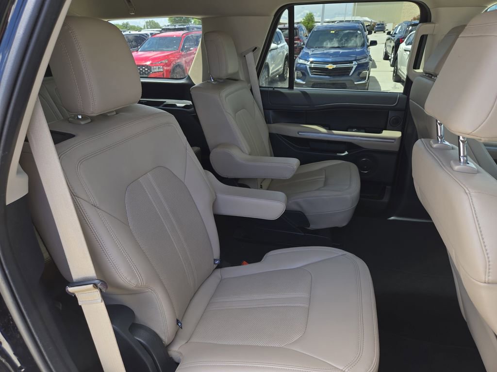 Used 2024 Ford Expedition Limited image 29