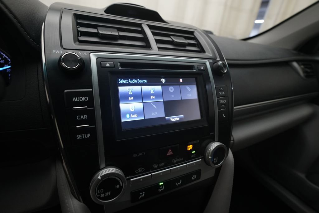 Used 2014 Toyota Camry LE FWD image 6