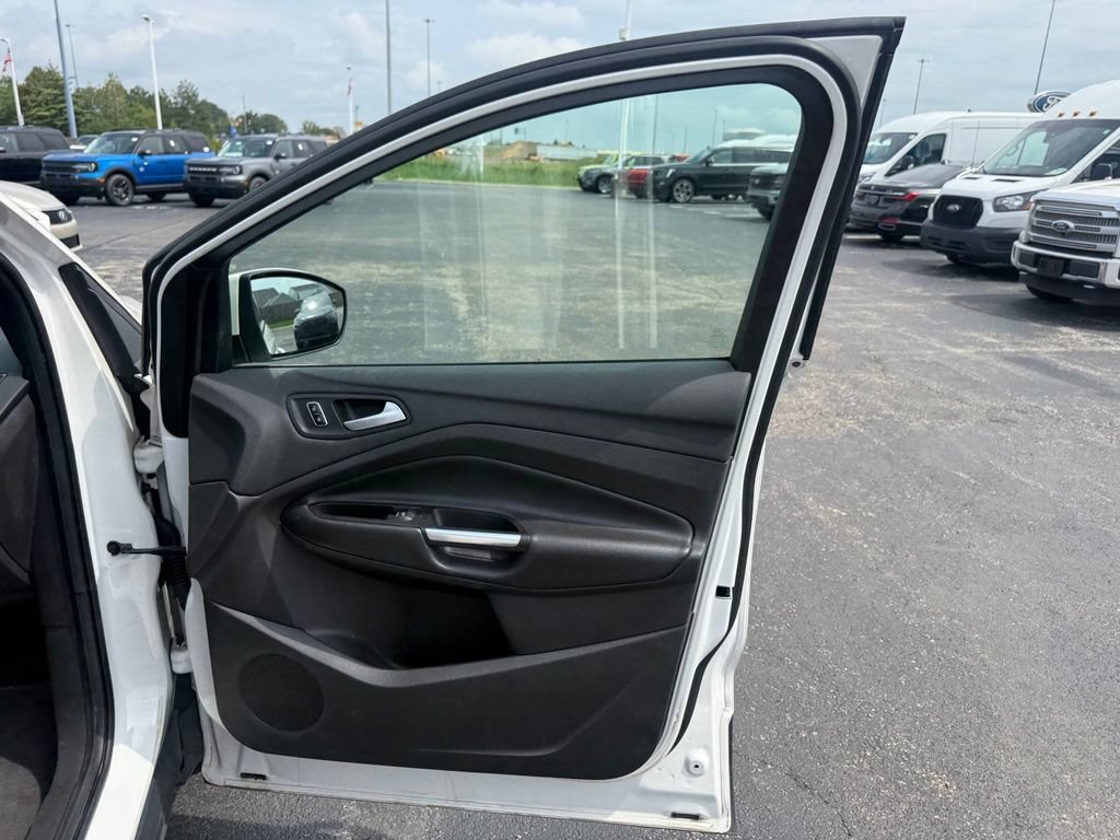 Used 2016 Ford Escape Titanium w/ Equipment Group 301A AWD/4WD image 51