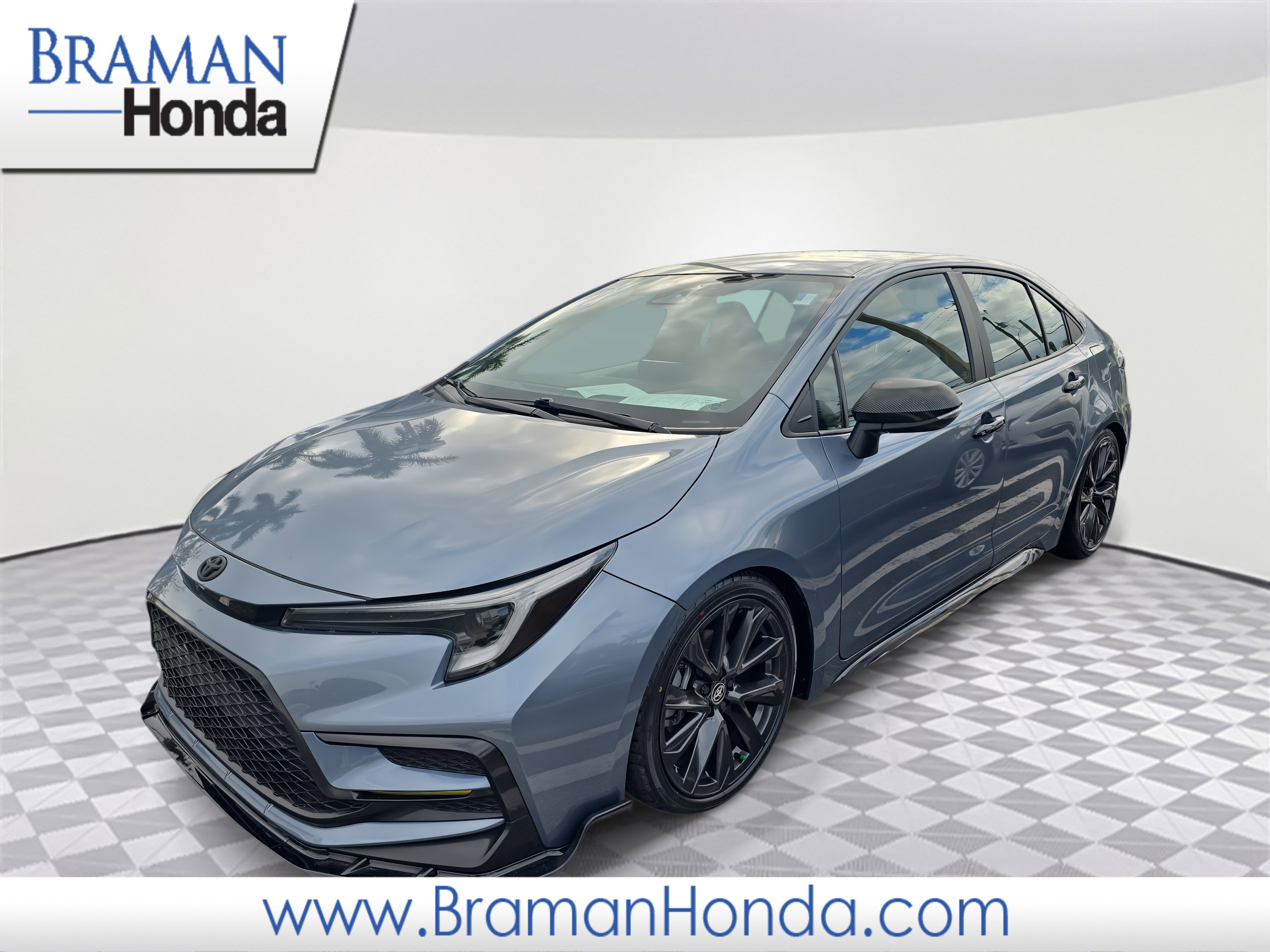 Used 2023 Toyota Corolla SE image 1