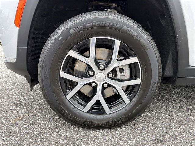 New 2025 Jeep Grand Cherokee L Limited image 11