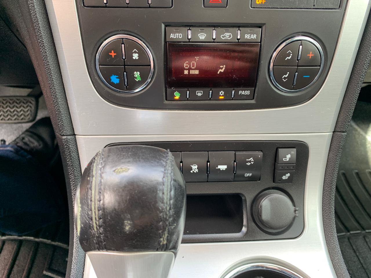 Used 2011 GMC Acadia SLT FWD image 24