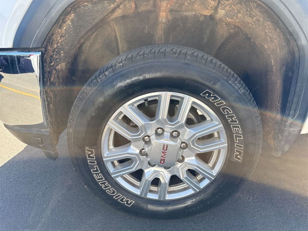 Used 2023 GMC Sierra 2500 SLT w/ SLT Premium Package image 15