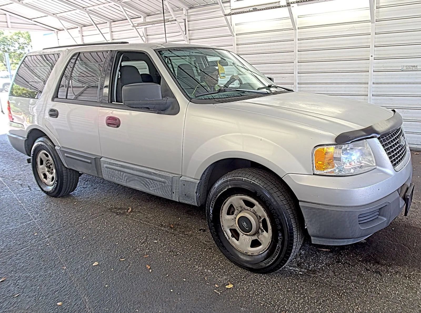 Used 2004 Ford Expedition XLS RWD image 2