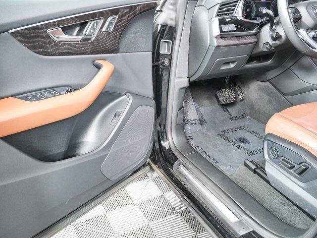 Used 2023 Audi Q8 Premium w/ Convenience Package AWD/4WD image 7