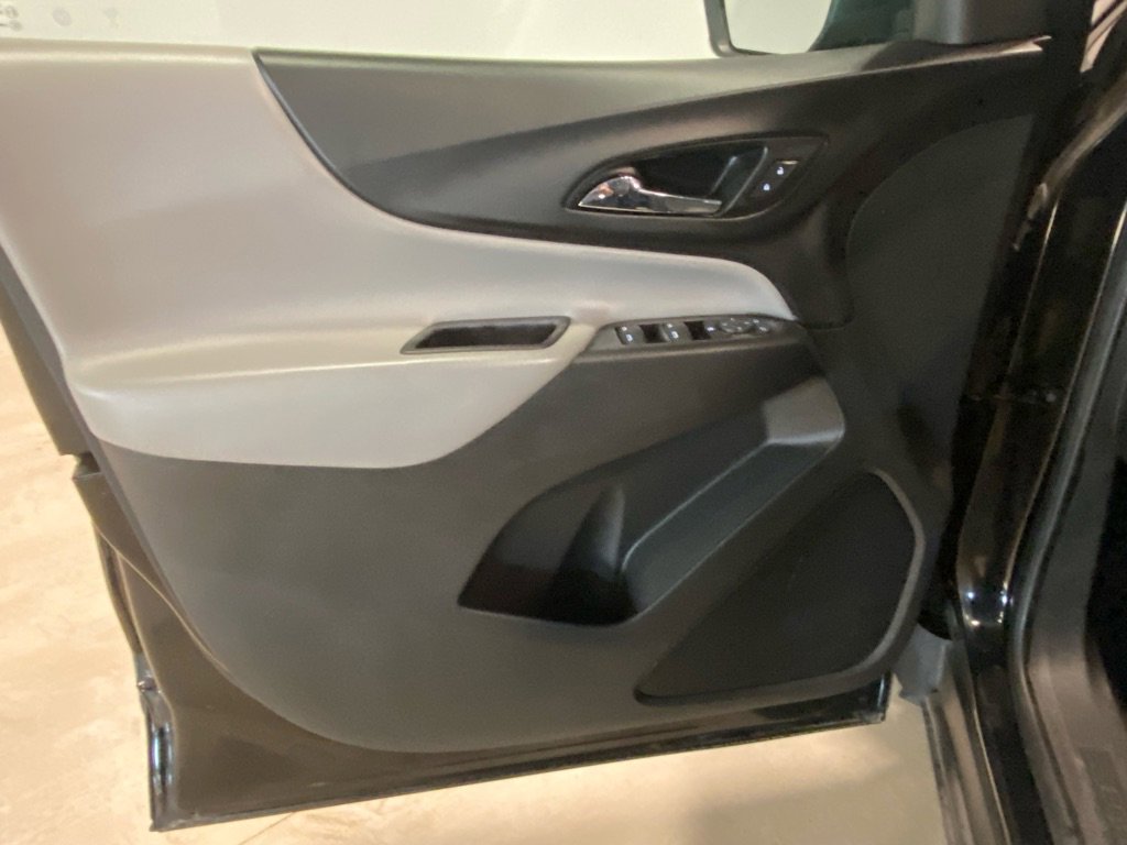 Used 2021 Chevrolet Equinox LS image 17