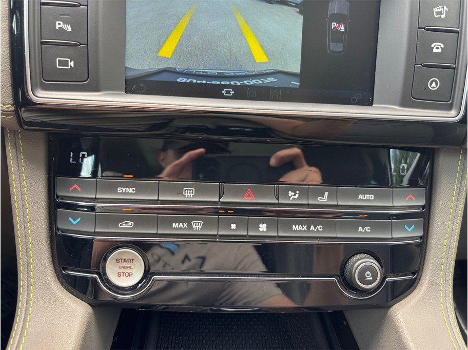 Used 2018 Jaguar F-PACE R-Sport AWD/4WD image 34
