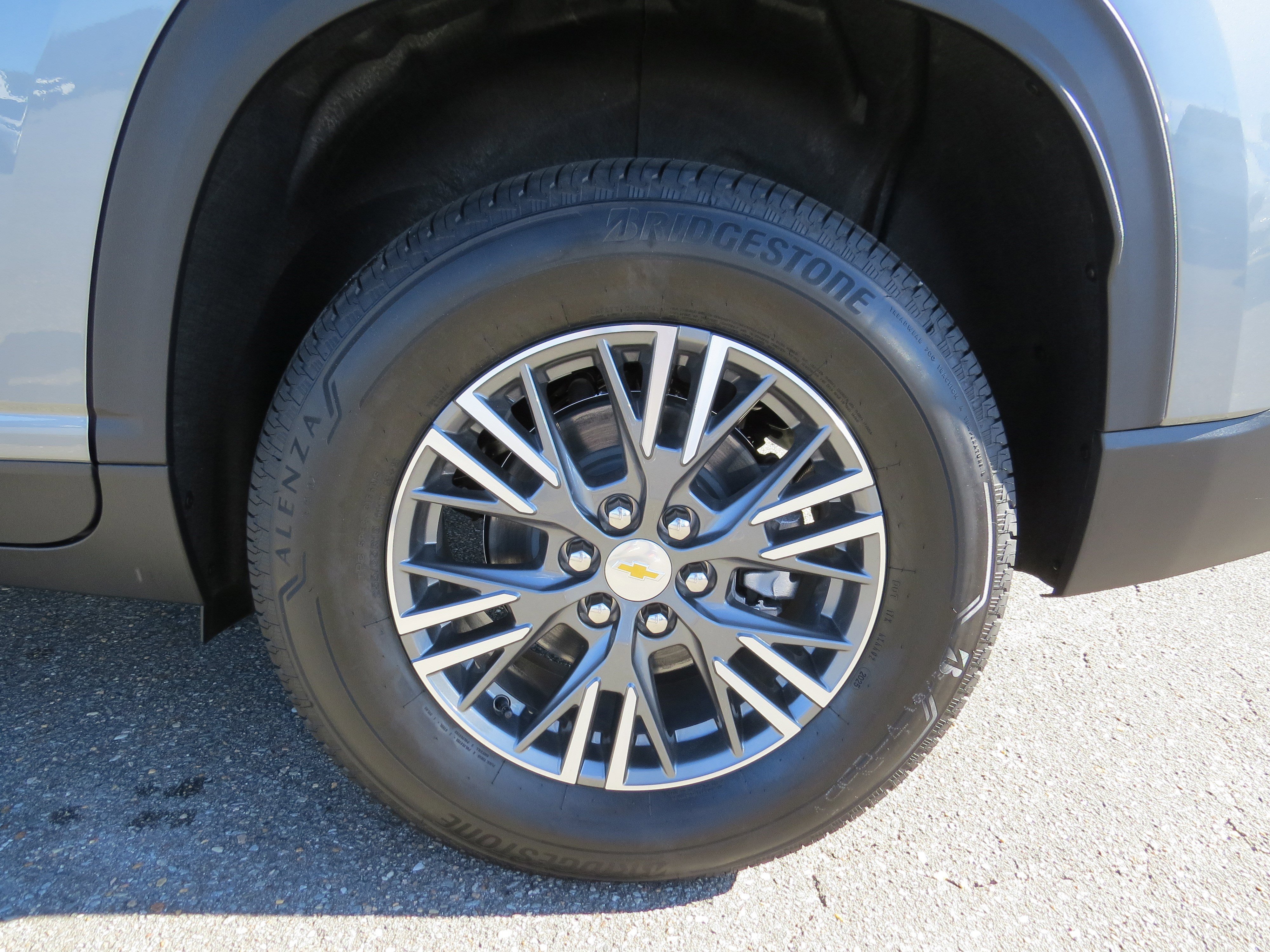 New 2026 Chevrolet Traverse LT image 12