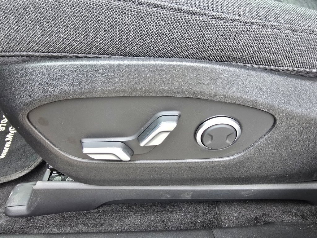 New 2026 Hyundai Ioniq 9 SE AWD/4WD image 15