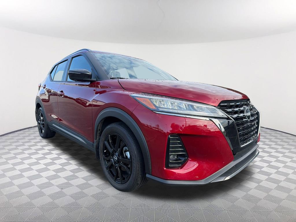 Used 2023 Nissan Kicks SR w/ SR Premium Package image 3