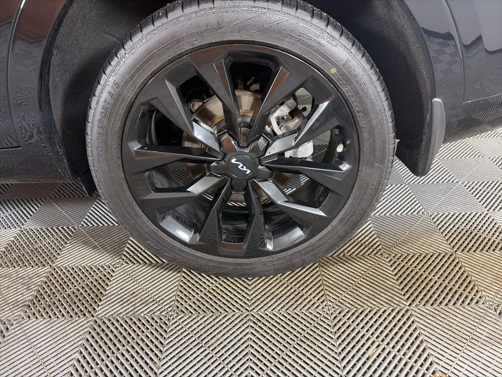 Certified 2023 Kia Sorento SX AWD/4WD image 22