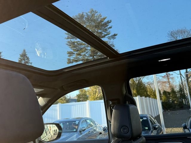 Used 2022 Chevrolet Tahoe LT w/ LT Signature Plus Package image 16