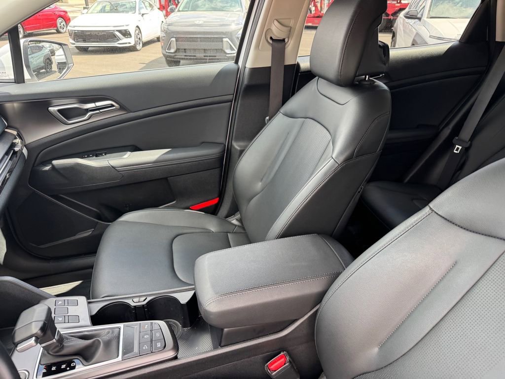 Used 2026 Kia Sportage EX image 7