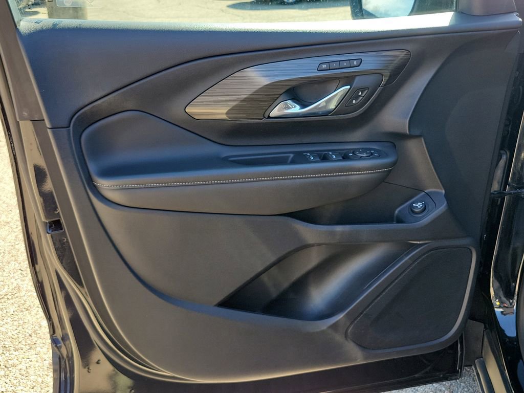 Used 2024 GMC Terrain SLT image 20