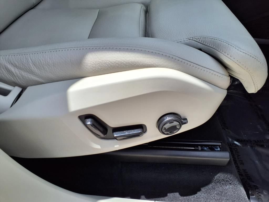 Used 2020 Volvo XC60 T5 Inscription w/ Protection Package Premier FWD image 10